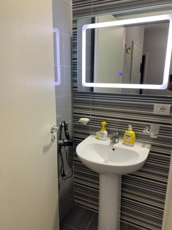 Apartament Klea In Strandnaehe Toplage Durres Luaran gambar